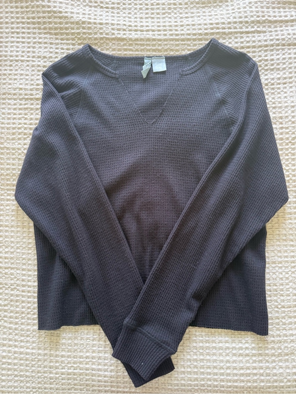 Waffle-Knit Long Sleeve V-Neck Top - Black